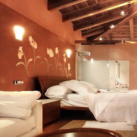 מלון Boutique Urbisol