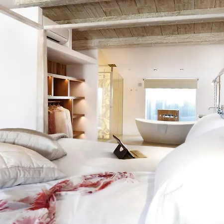 מלון Boutique Urbisol 4*