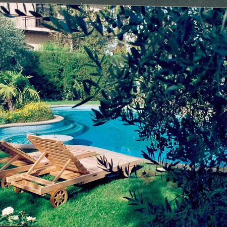 מלון Boutique Urbisol 4*