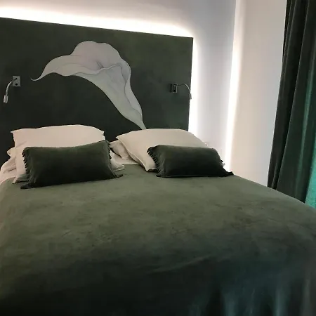 Boutique Urbisol מלון